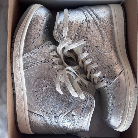 Nike Women's Air Jordan Retro Hi-Top Silver | Brand New Size 8.5 - Picture 3 of 7